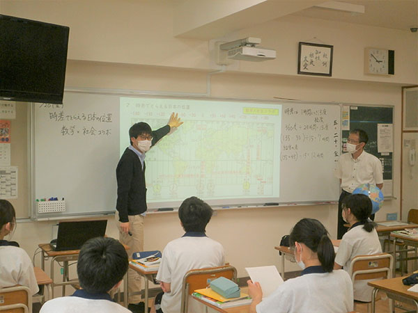 武蔵野東_異なる教科の先生2人の授業