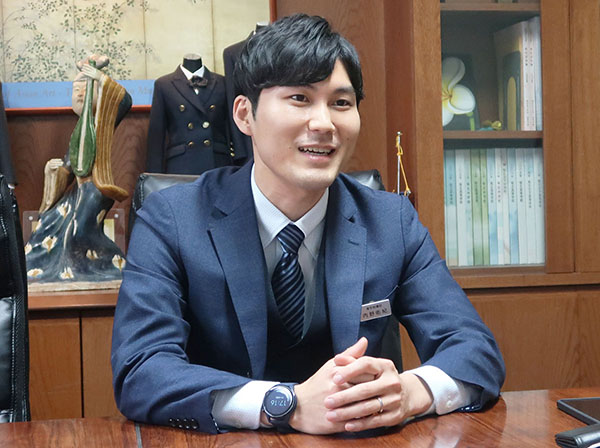 桜丘_ベネッセコーポレーションに勤めた経験を持つ内野佑紀先生