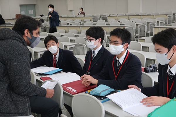 武南_研修旅行 APUの留学生とのディスカッション