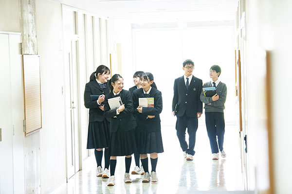千葉明徳_6年間をかけて、「行動する哲人」への階段を登っていく