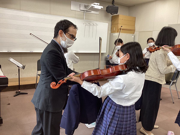 江戸川女子_弦楽器を授業で習える学校はそうありません