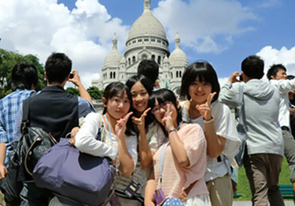 自修館_海外フィールドワークにて(5年生)