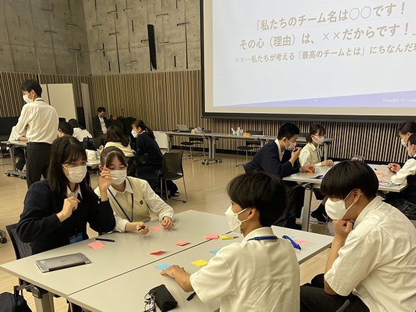 実践学園_イノベーション教育でグループ学習