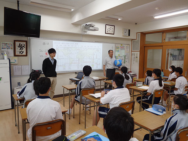 武蔵野東_2教科の先生が教えるコラボ授業