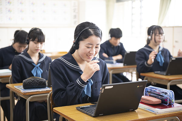 武蔵野東_Chromebookは各自に学校から貸与する