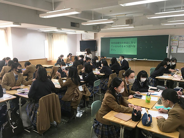 品川女子_中1の総合学習の授業。さまざまな考え方に触れます