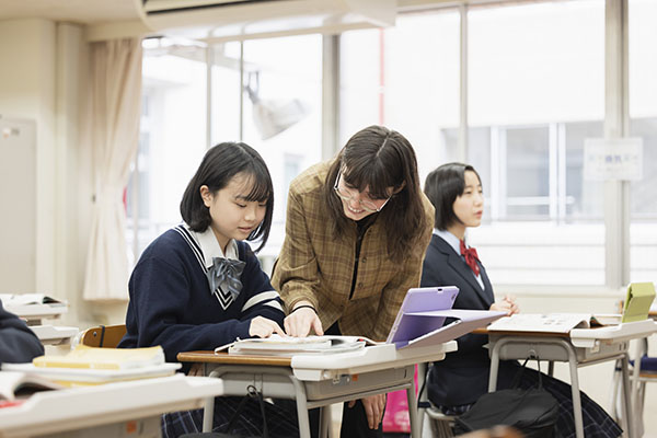 東京家政学院_授業でも学校生活でも、生徒と先生の距離は近い