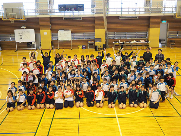 東京家政学院_中学の球技大会で、全員集合！