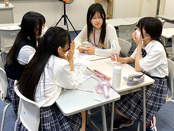 開智日本橋_卒業生たちは頻繁に学校を訪ねてきます