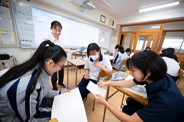 武蔵野東_ペアワークなどで音読を繰り返し練習