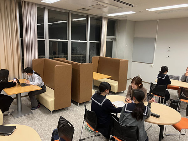 佼成女子_年齢の近いOGなので的確かつ共感があり、相談しやすい環境です