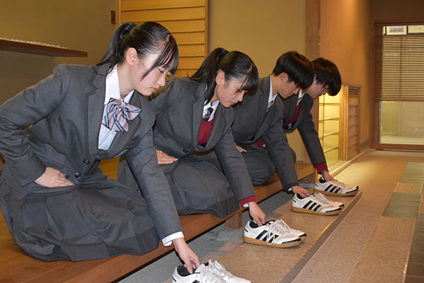 光英VERITAS_心を調える「礼法」は、6年間を通して必修