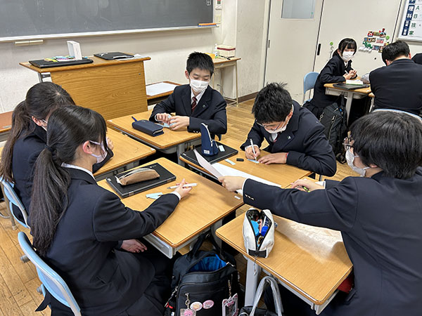 狭山ヶ丘_同校では、どの授業でも「対話」が重視されている