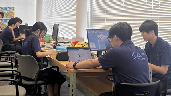 聖徳_協働して探究に取り組む機会が豊富です