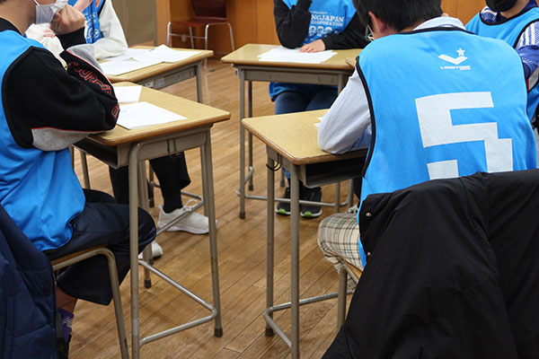 東京成徳大_初めてグループを組むにも関わらず、最初から和やかな雰囲気の班もありました